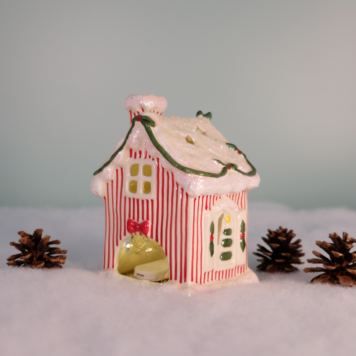 HELLO KITTY CHRISTMAS CANDLE HOUSE