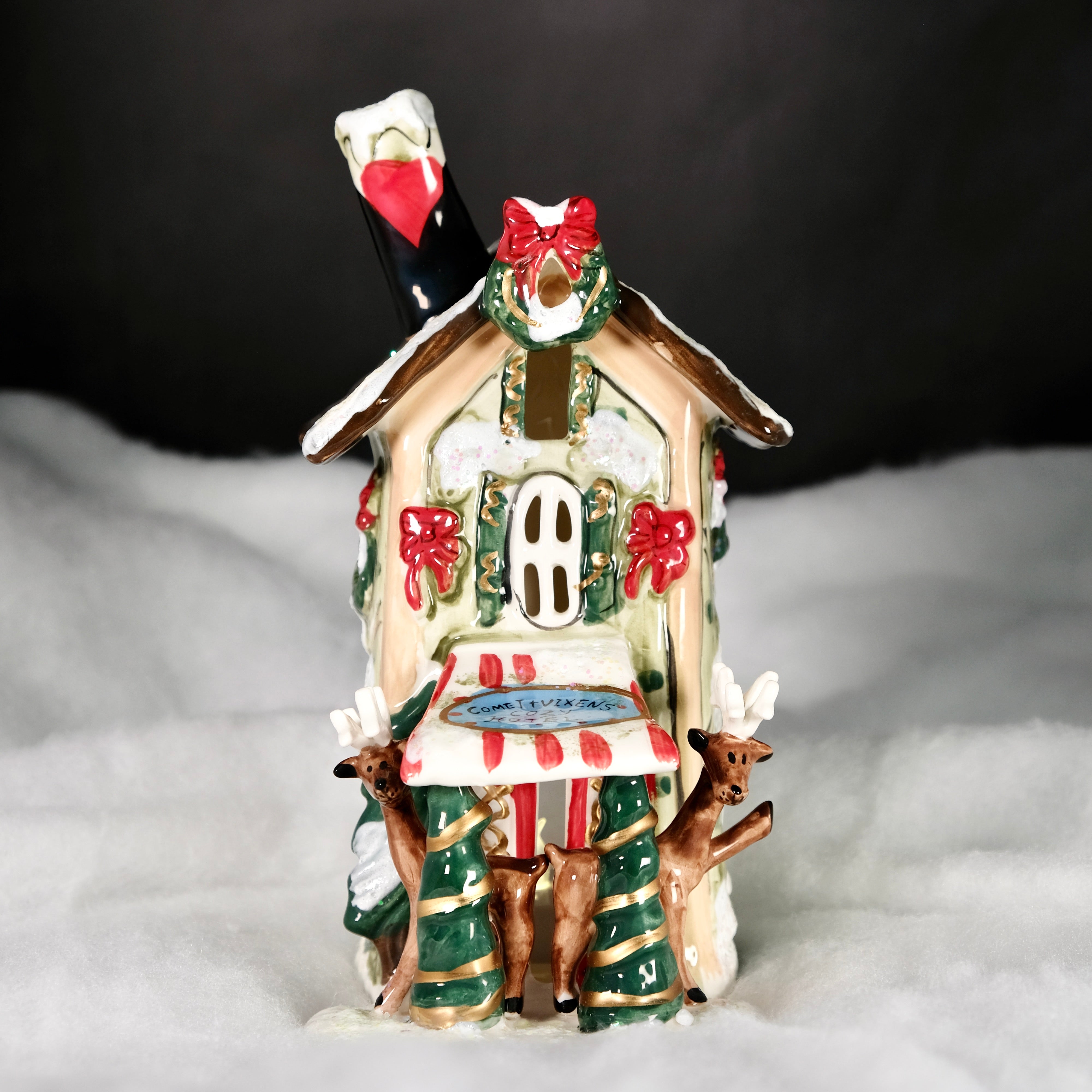 ReindeerVille - Comet & Vixen's Hotel Candle House ReindeerVille - Comet & Vixen's Hotel Candle House