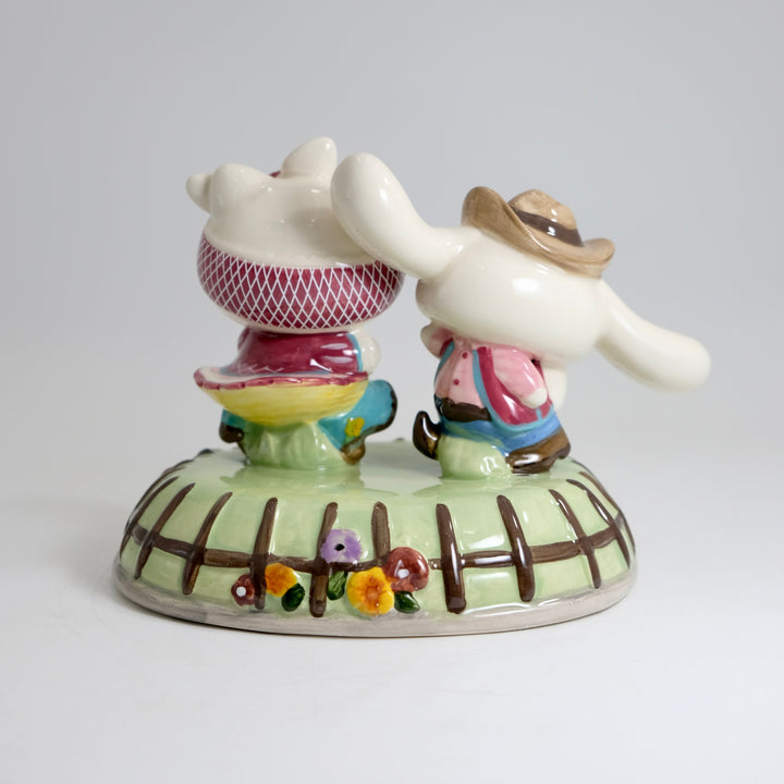 Hello Kitty and Cinnamoroll Swing Your Partner Figurine