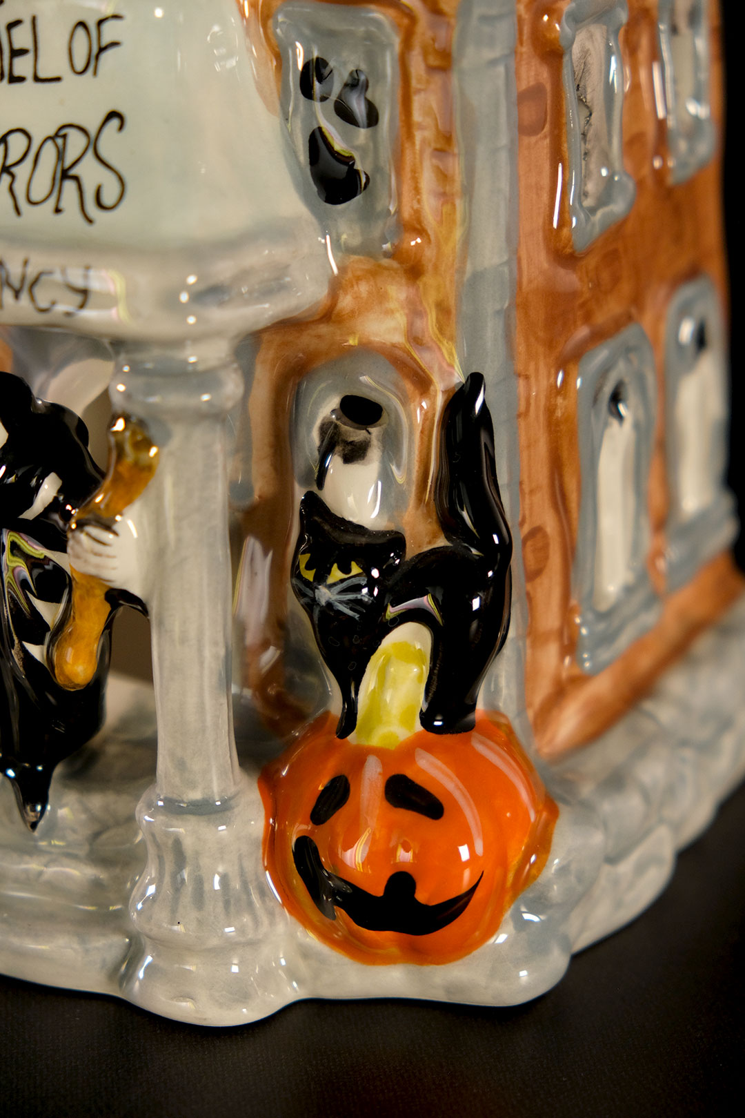 Hotel of Horrors Candle House