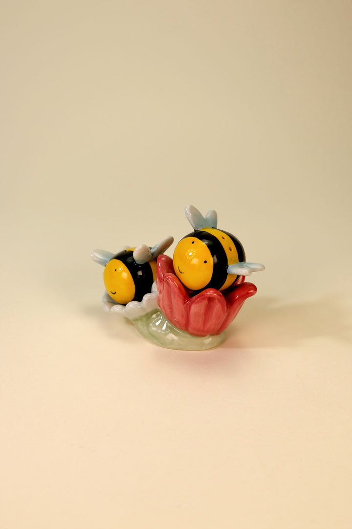 Bumble Bee & Flower Salt & Pepper Set