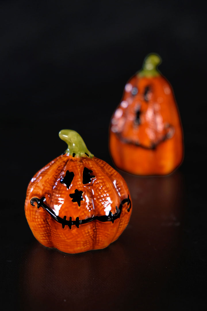 Stitched Pumpkin Salt & Pepper Set