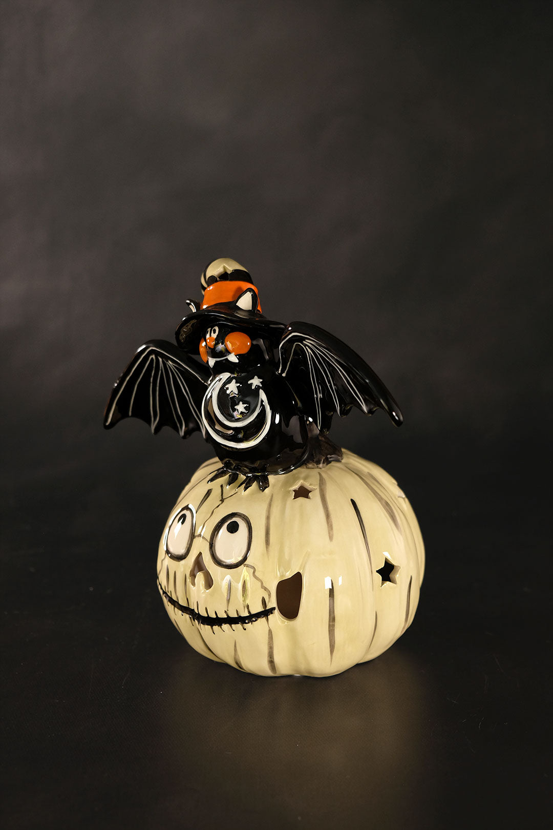 Bat on Gray Pumpkin Pumpkin Tealight Holder