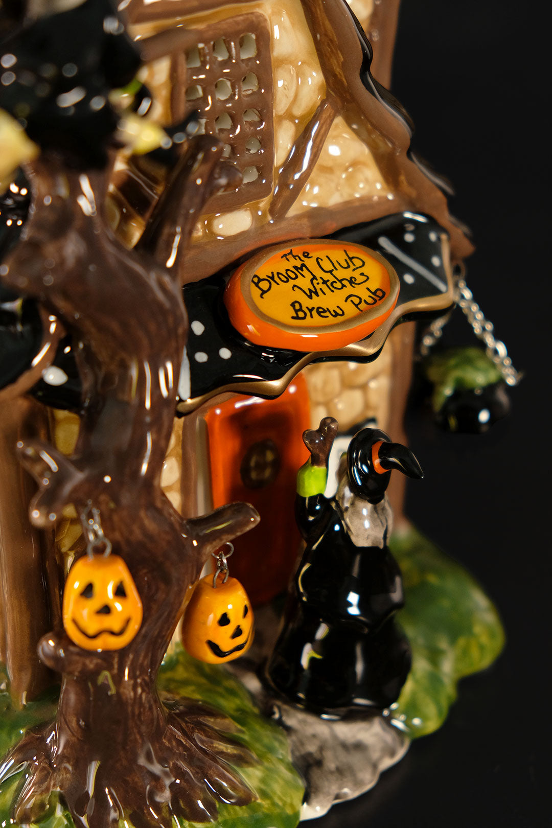 Witches Brew Pub Candle House