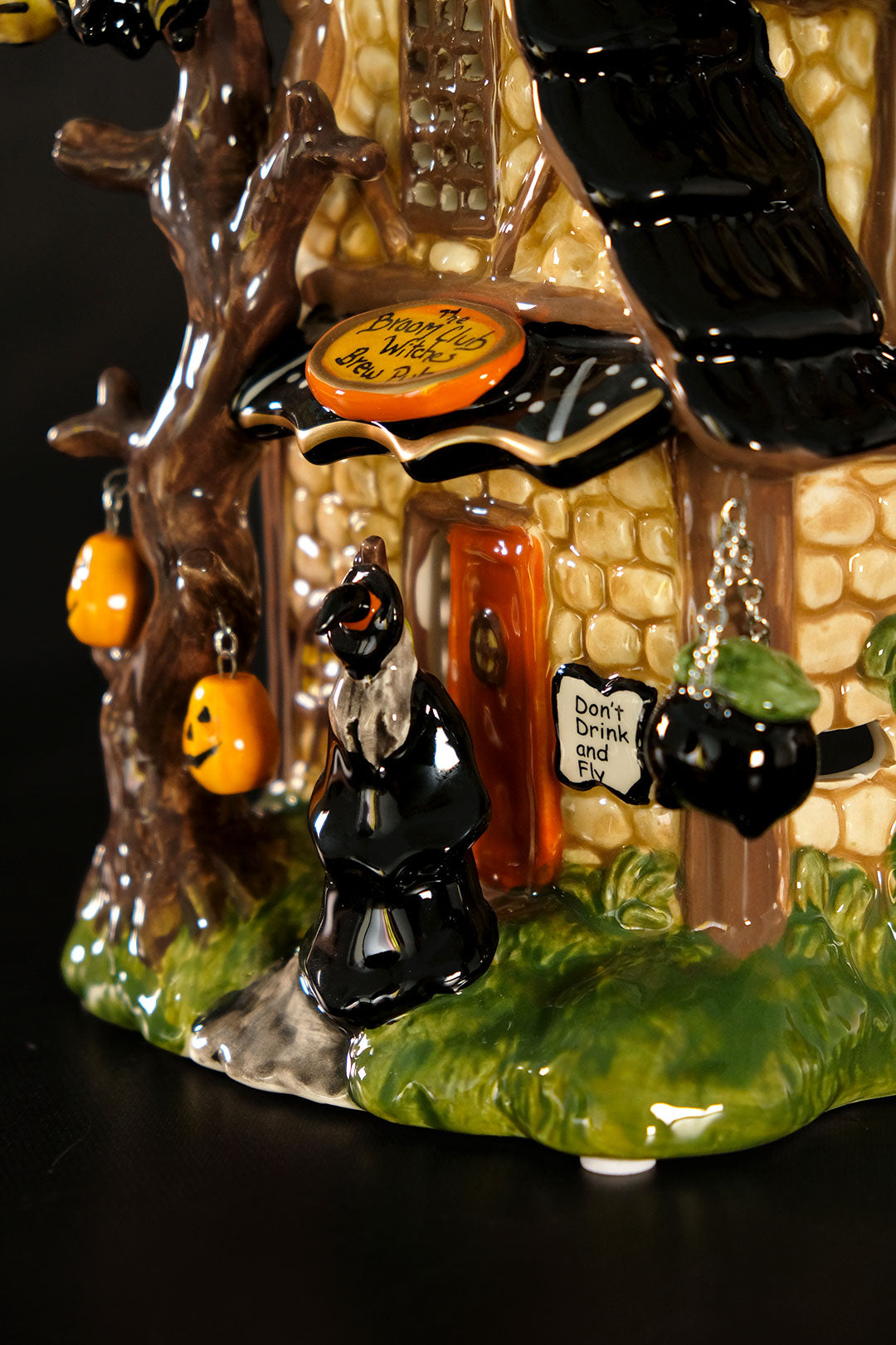 Witches Brew Pub Candle House