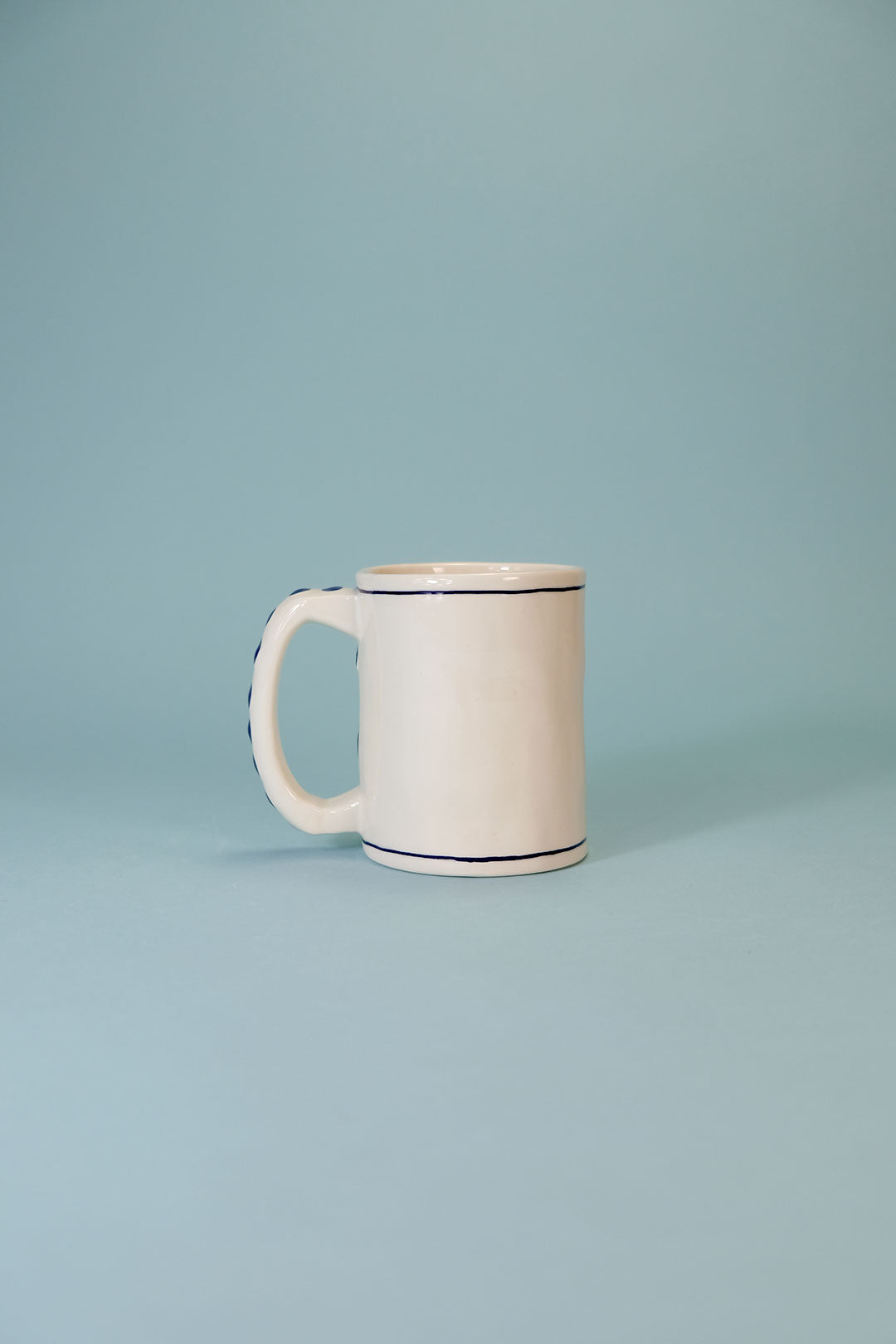 MAGIC SEA CRAB MUG - COBALT BLUE