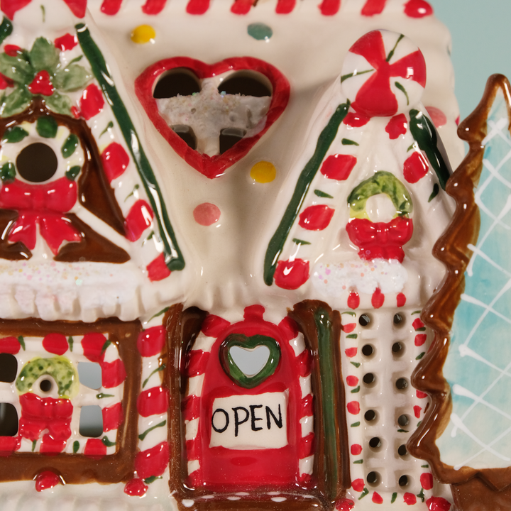 Gingerbead Bakery Candle House