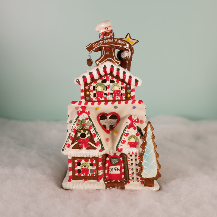 Gingerbead Bakery Candle House