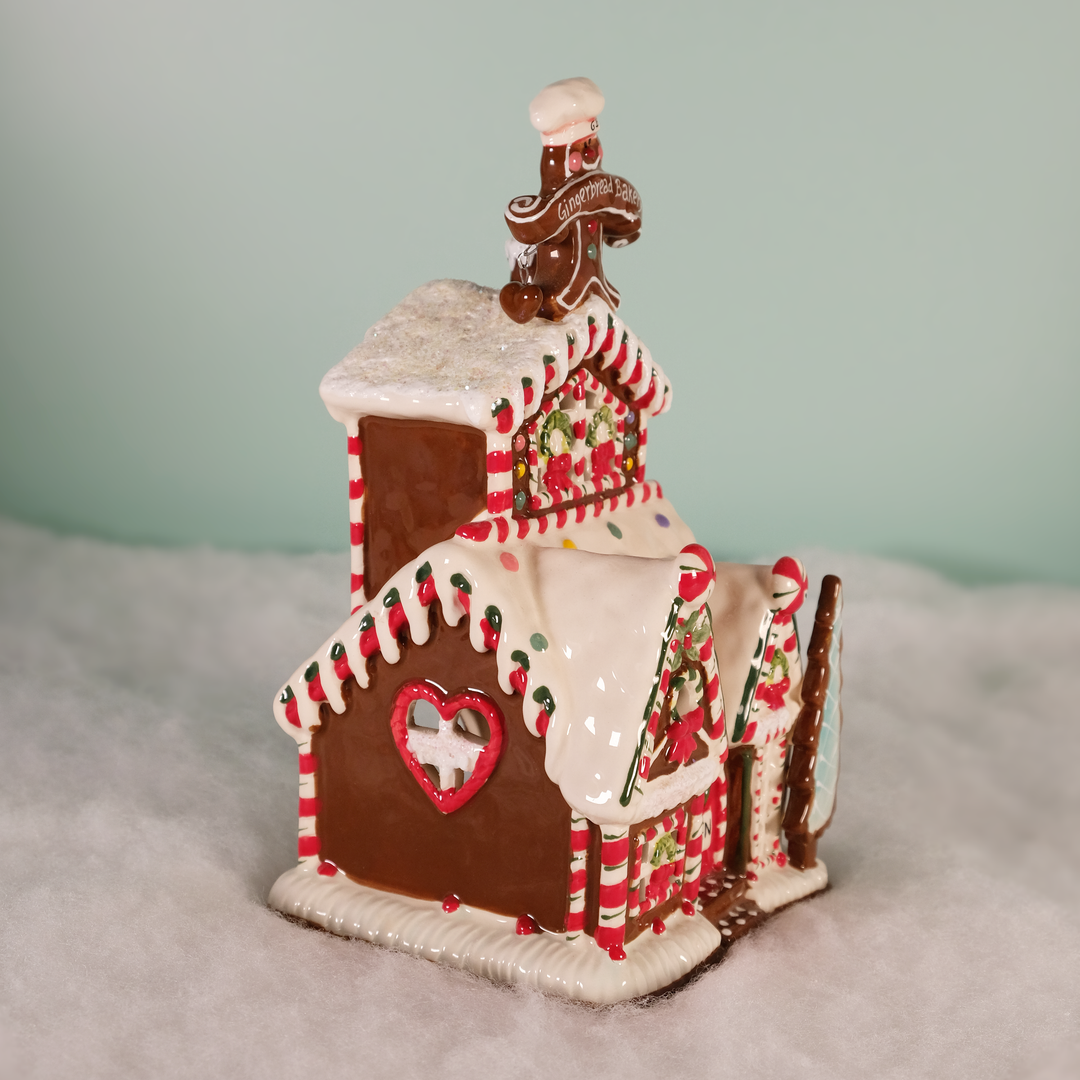 Gingerbead Bakery Candle House