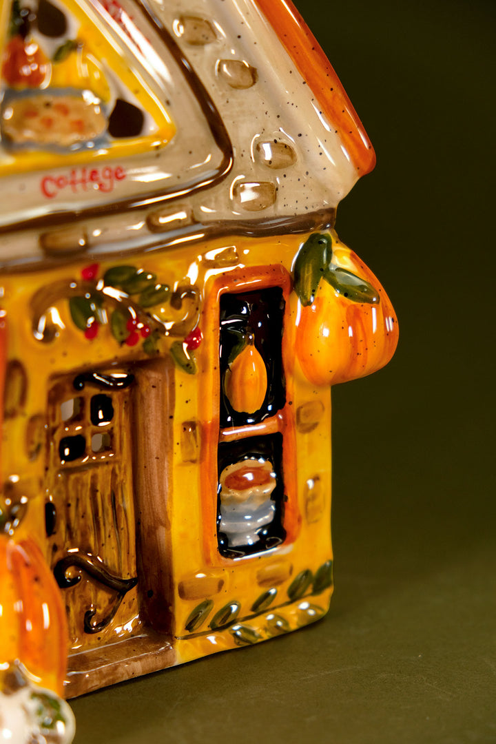 Pumpkin Spice Inn Candle House