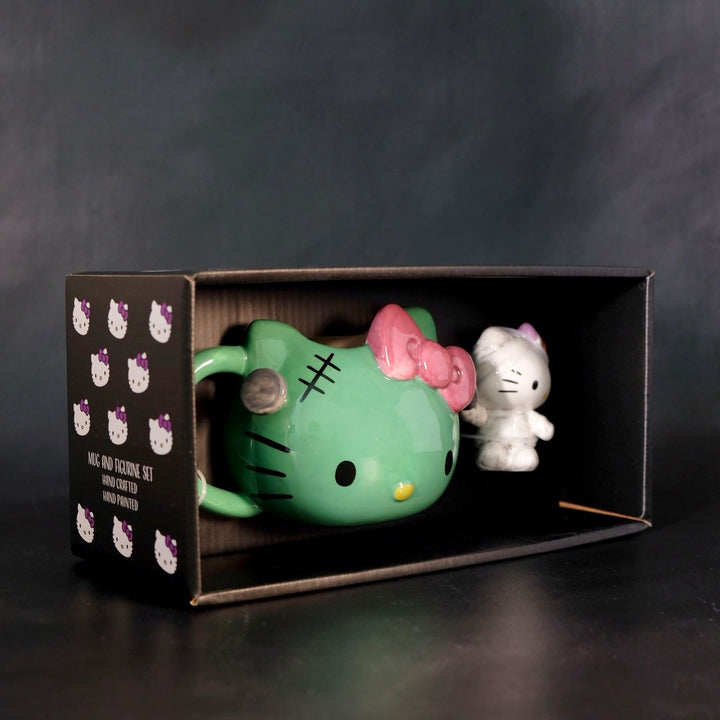 HELLO KITTY HEAD HALLOWEEN MUG & FIGURINE SET