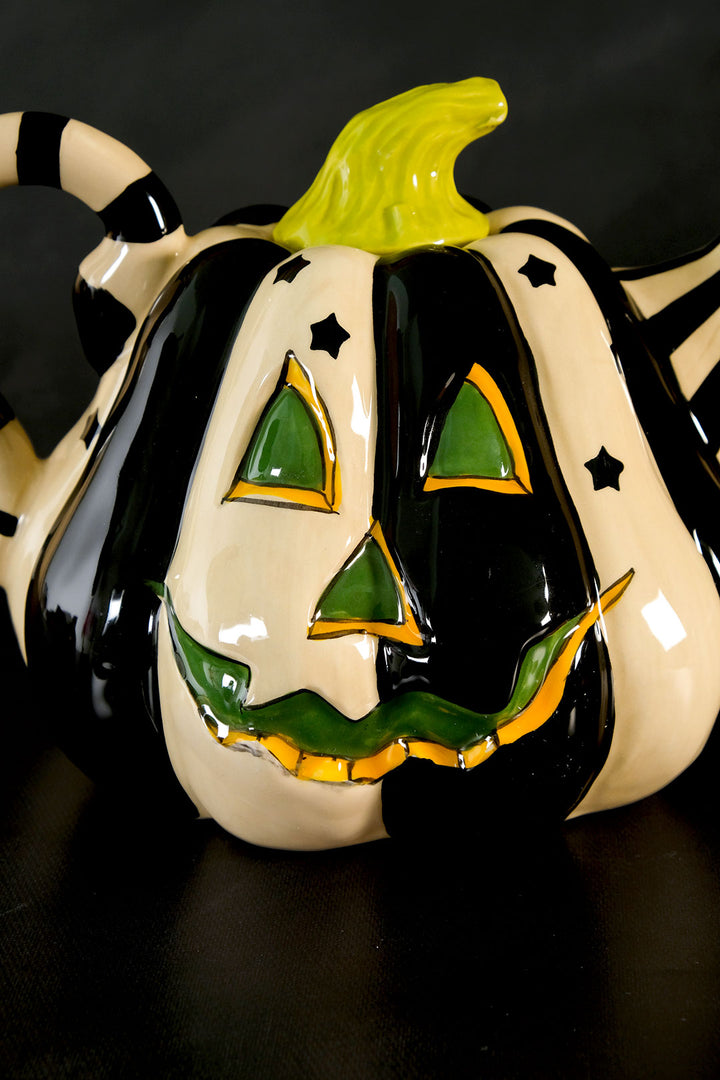 Black and White Vintage Pumpkin Teapot