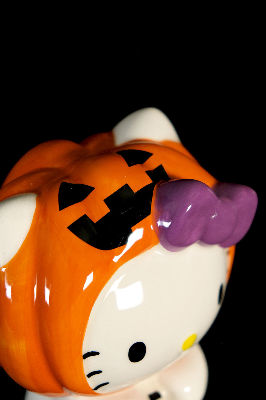 Hello Kitty Trick or Treat Ghost Figurine