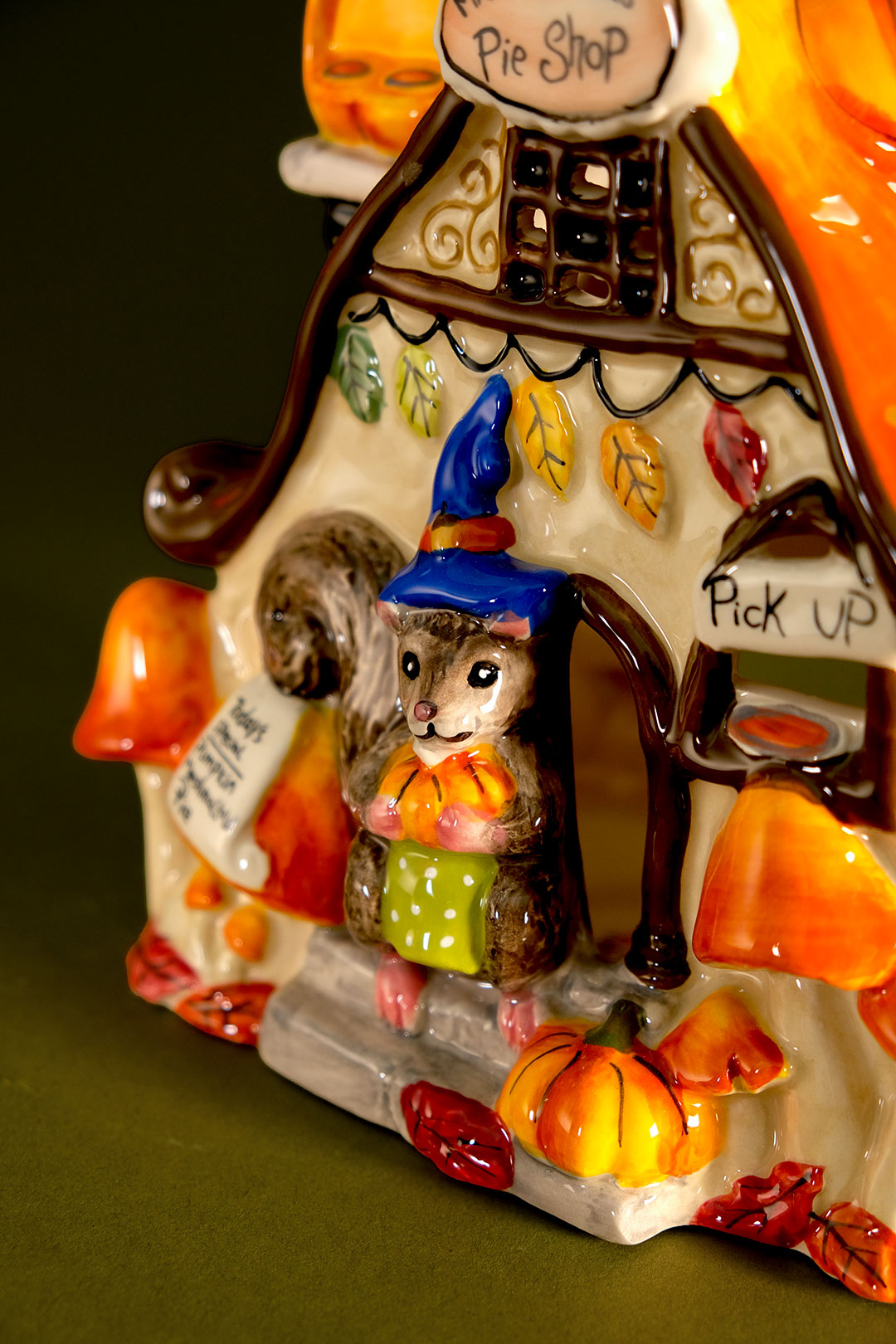 Squirrels Pie Shop Candle House