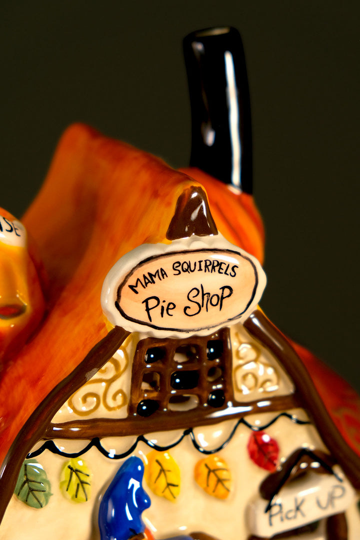 Squirrels Pie Shop Candle House