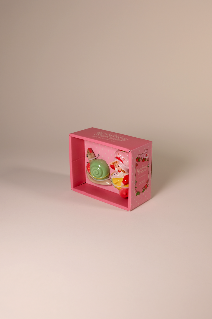 Strawberry Shortcake Snail Sip n' Steep Salt and Pepper Set