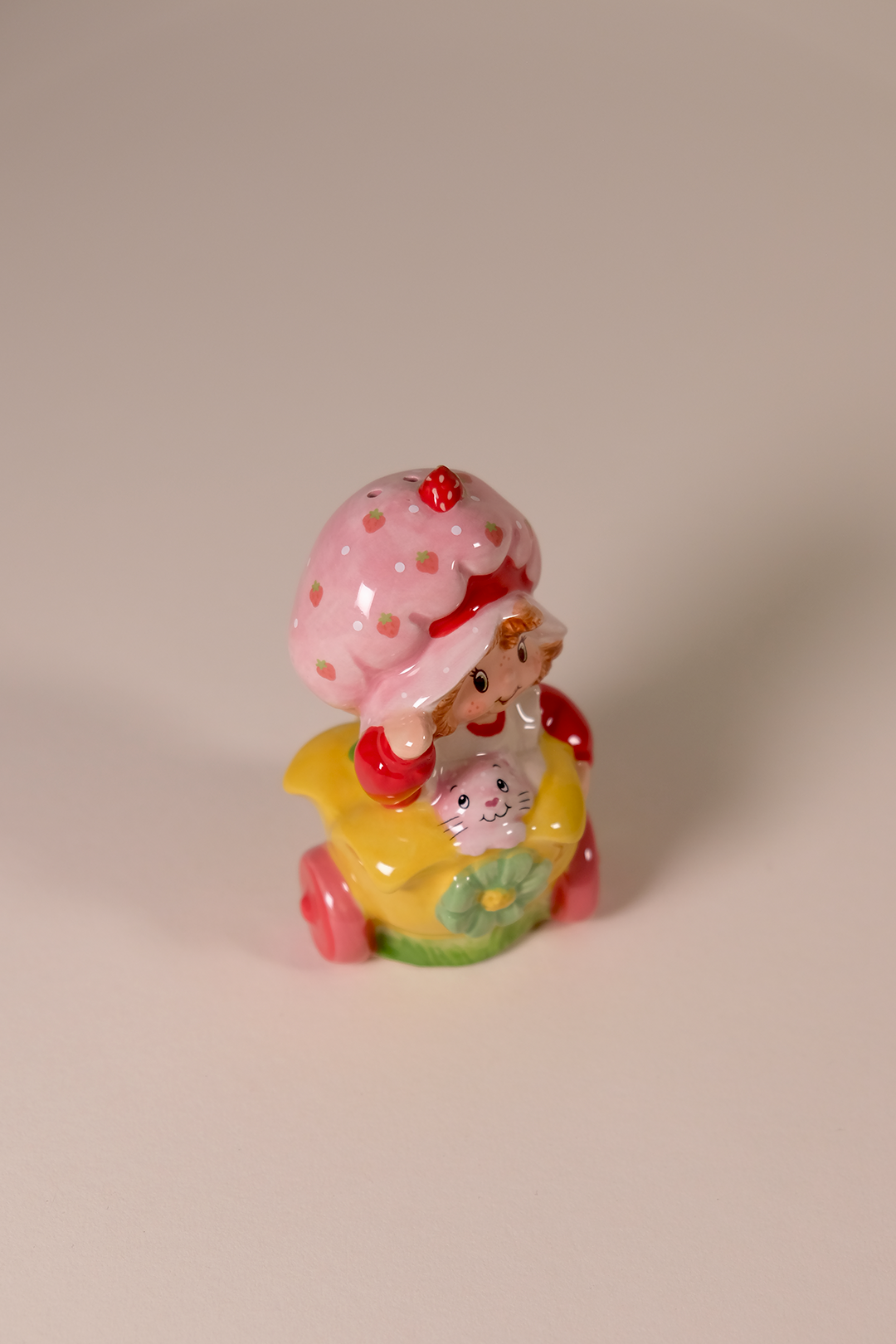 Strawberry Shortcake Snail Sip n' Steep Salt and Pepper Set