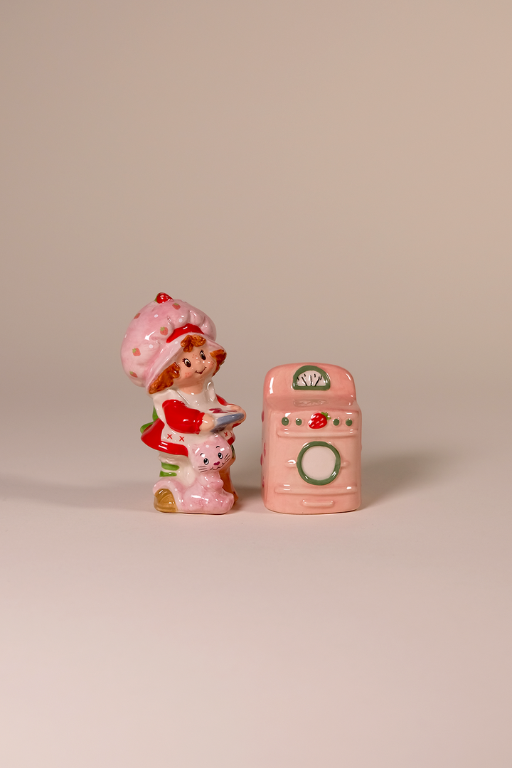 Strawberry Shortcake Vintage Oven Spices Salt & Pepper Set