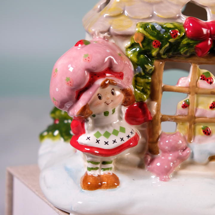 Strawberry Shortcake Snowflake Sweetness Candle House