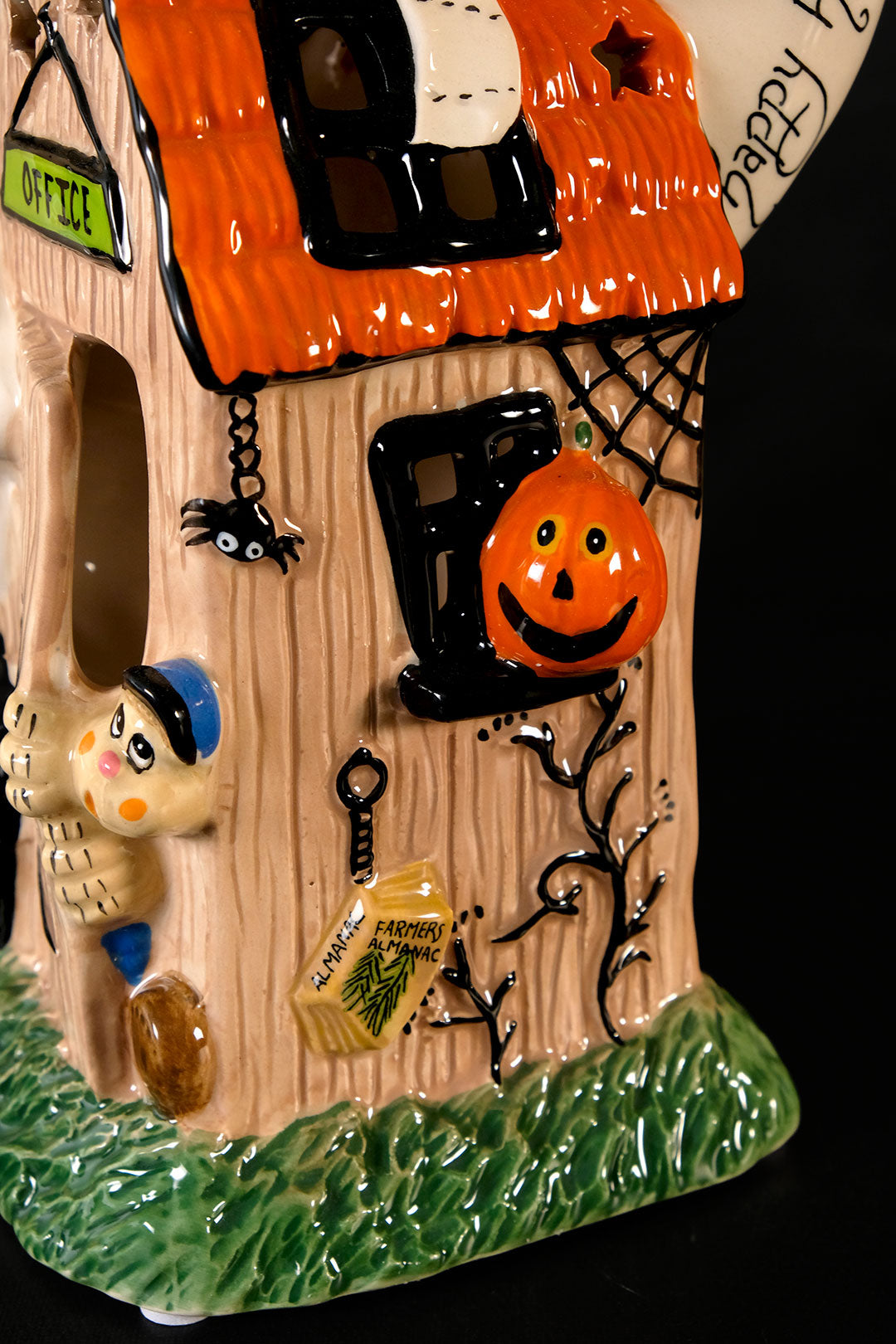 Happy Hunting Candle House