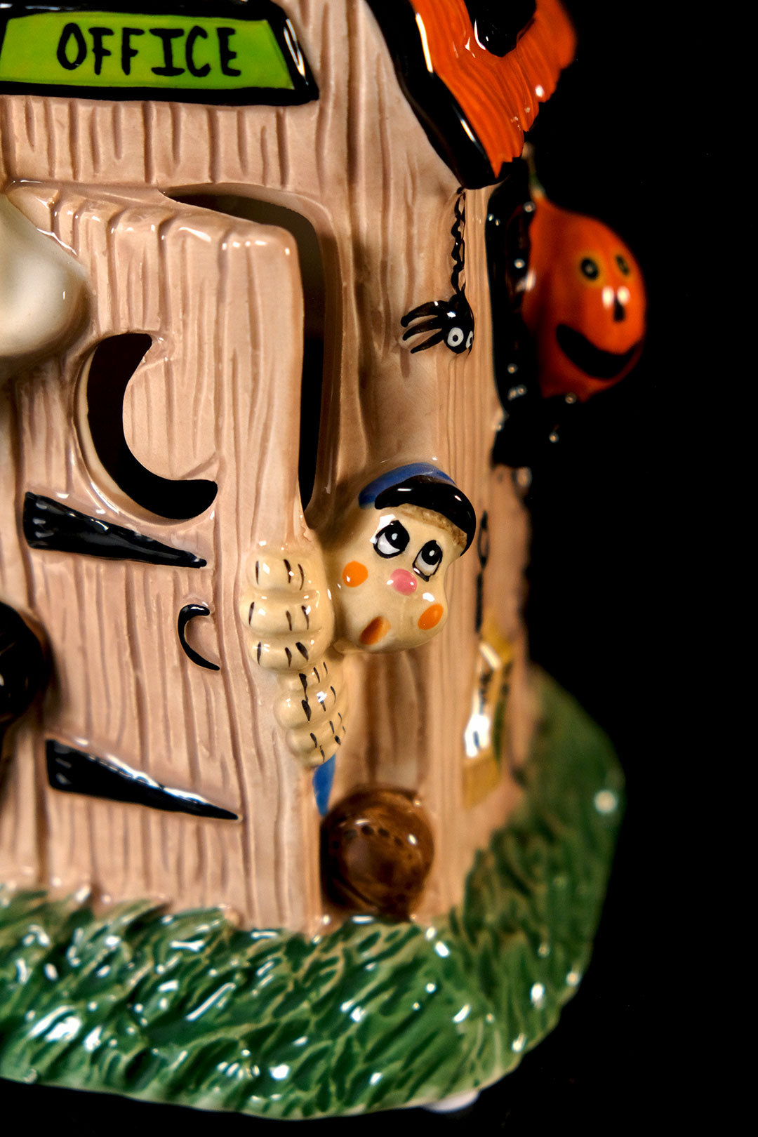 Happy Hunting Candle House