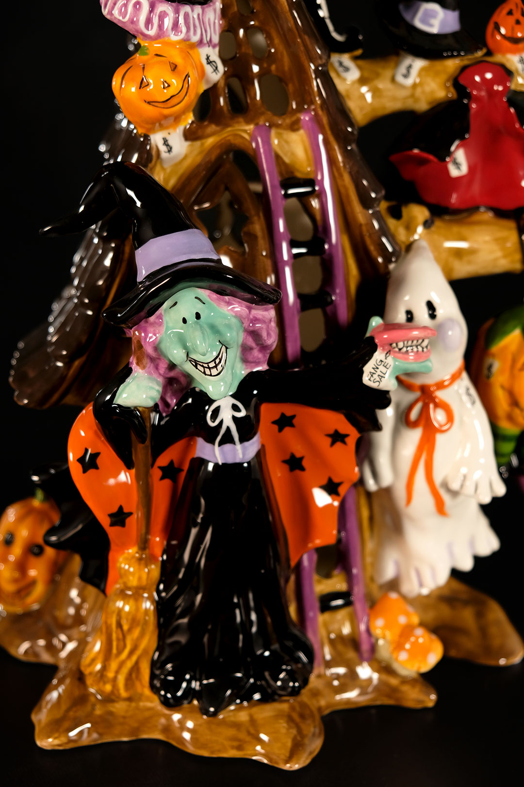 Grizzelda's Costume Emporium Candle House