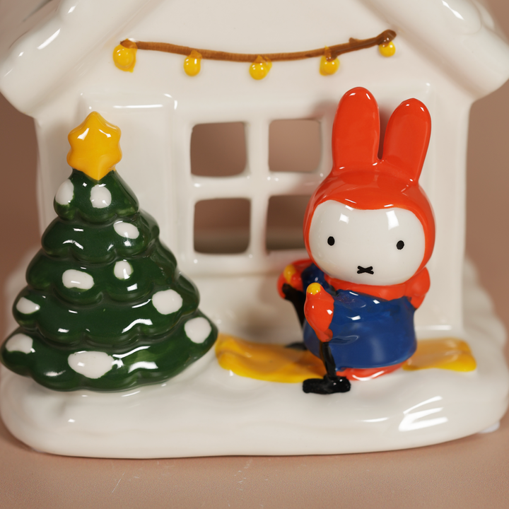 MIFFY SNOWY SKIIING CANDLE HOUSE