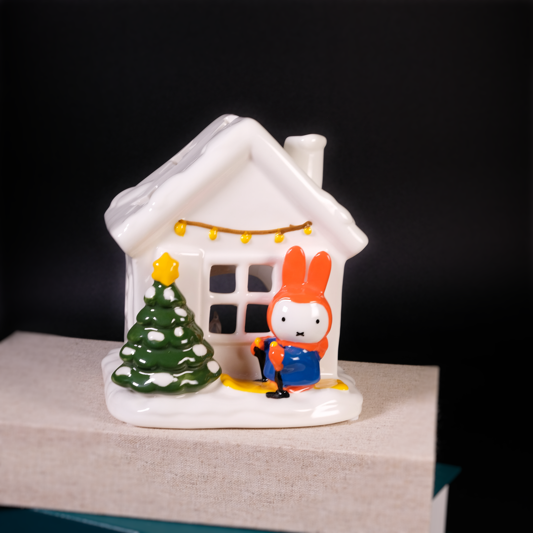 MIFFY SNOWY SKIIING CANDLE HOUSE
