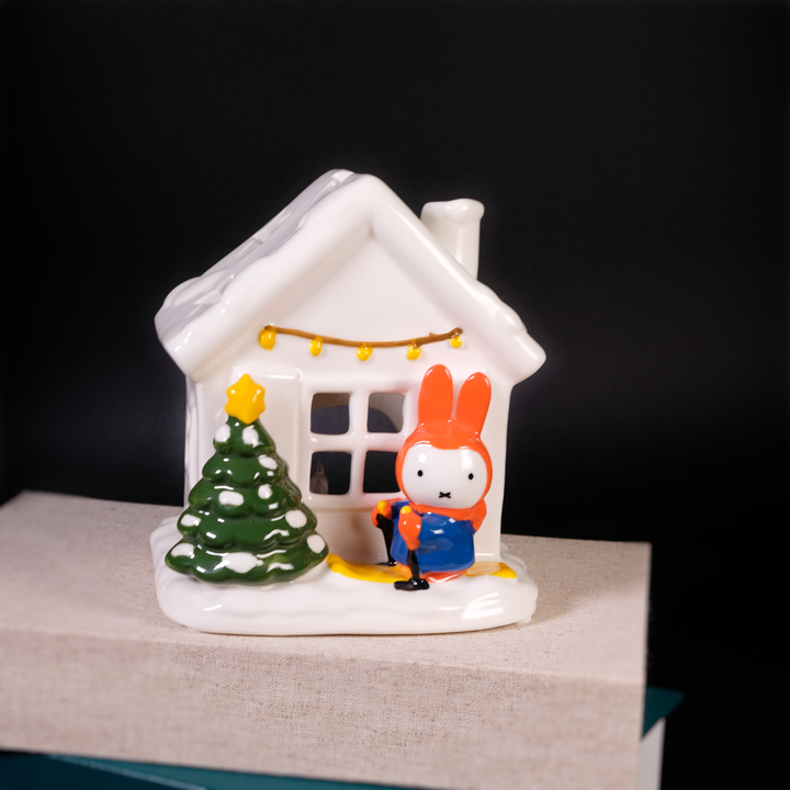 MIFFY SNOWY SKIIING CANDLE HOUSE
