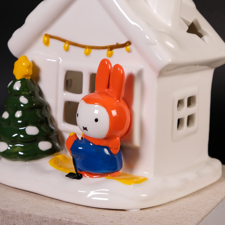 MIFFY SNOWY SKIIING CANDLE HOUSE