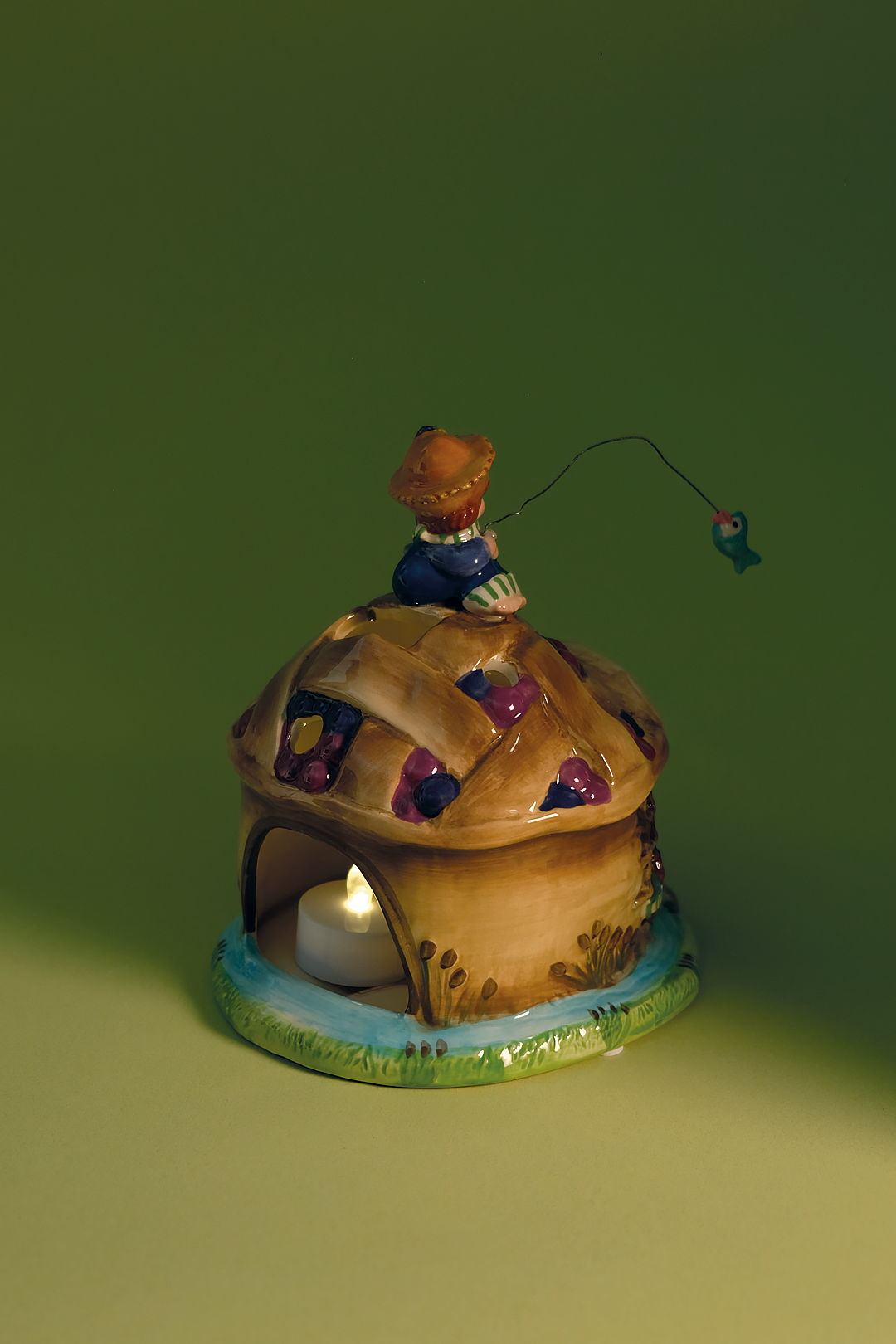 Huckleberry Pie's Berry Lazy Cabin Candle House