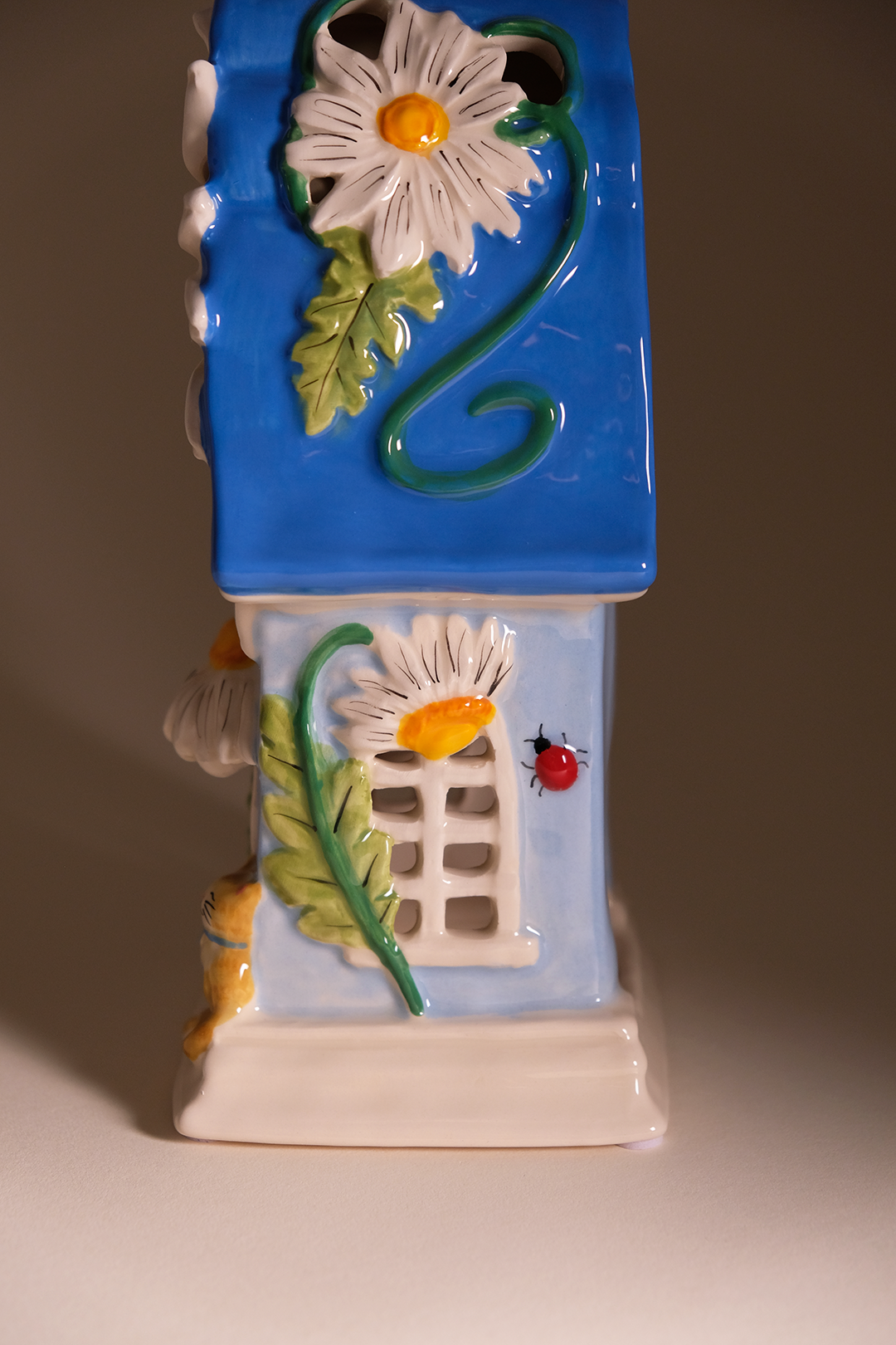 Daisy Garden Candle House