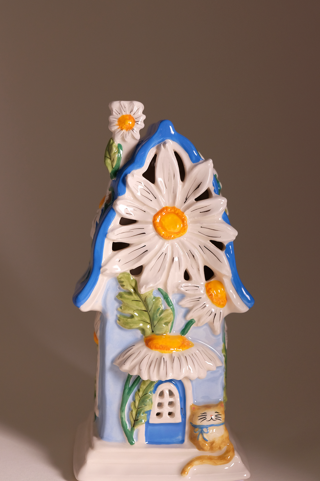Daisy Garden Candle House