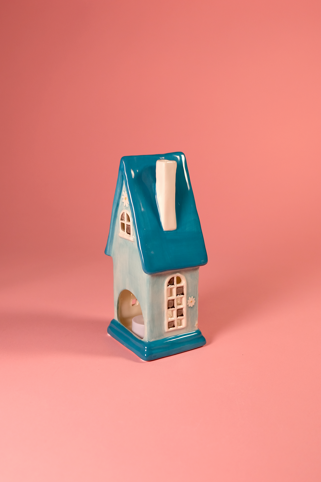 The Daisy and Dragonfly Flowers Candle House