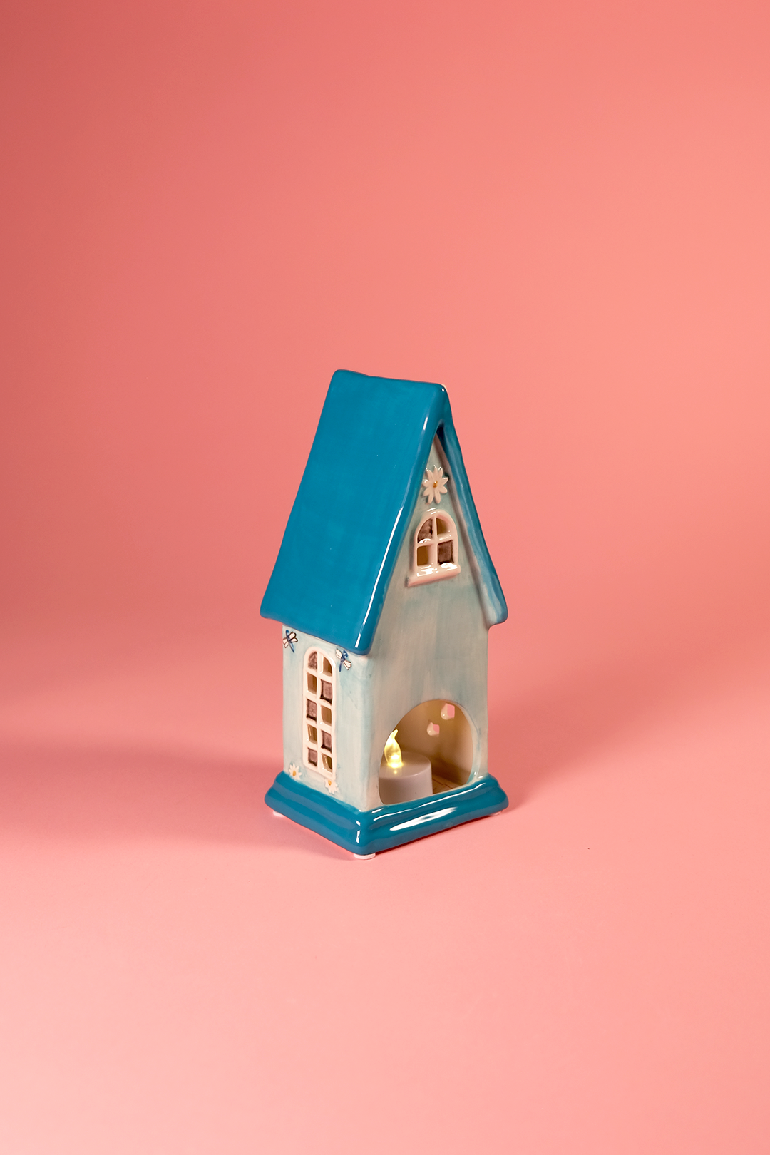 The Daisy and Dragonfly Flowers Candle House