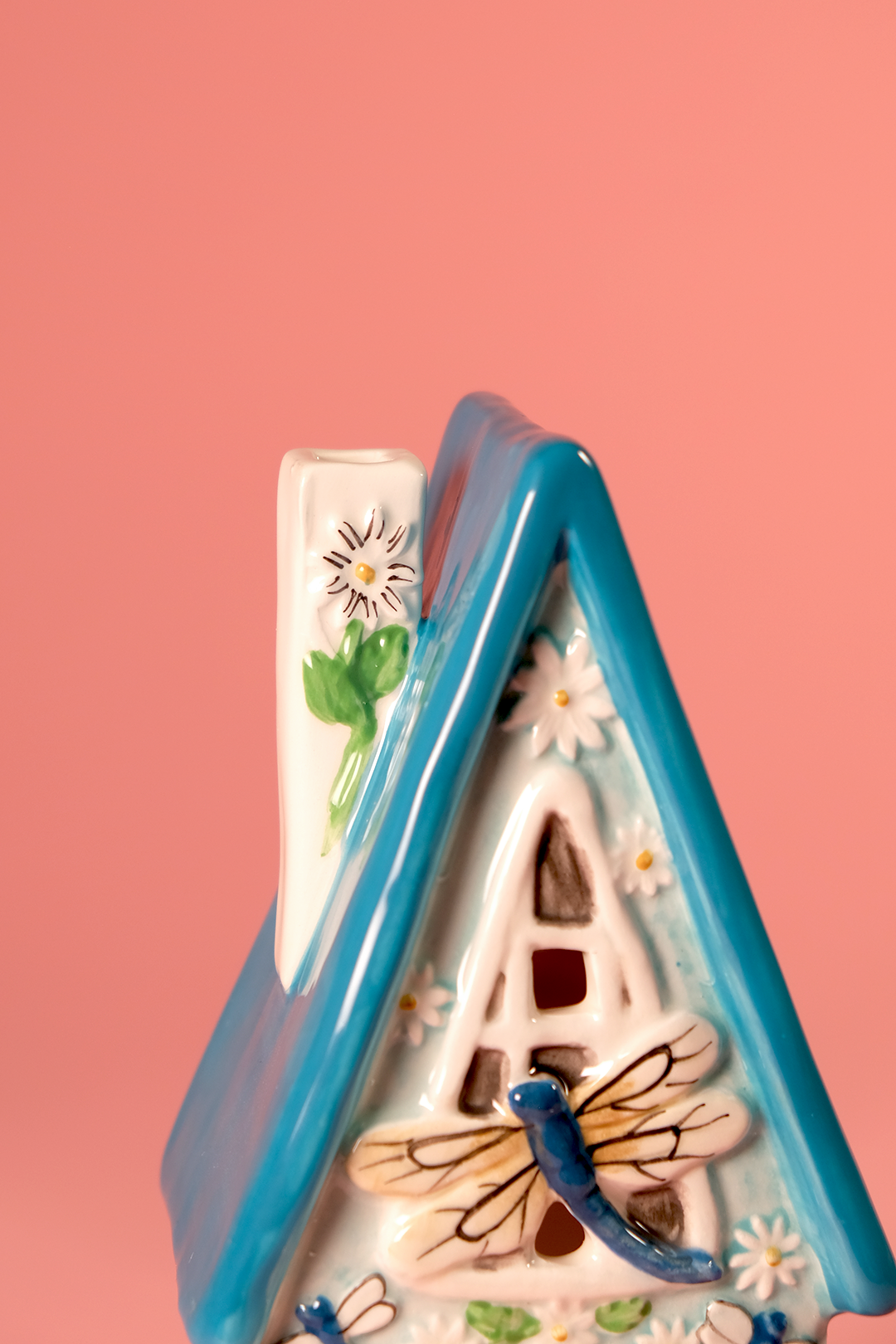 The Daisy and Dragonfly Flowers Candle House