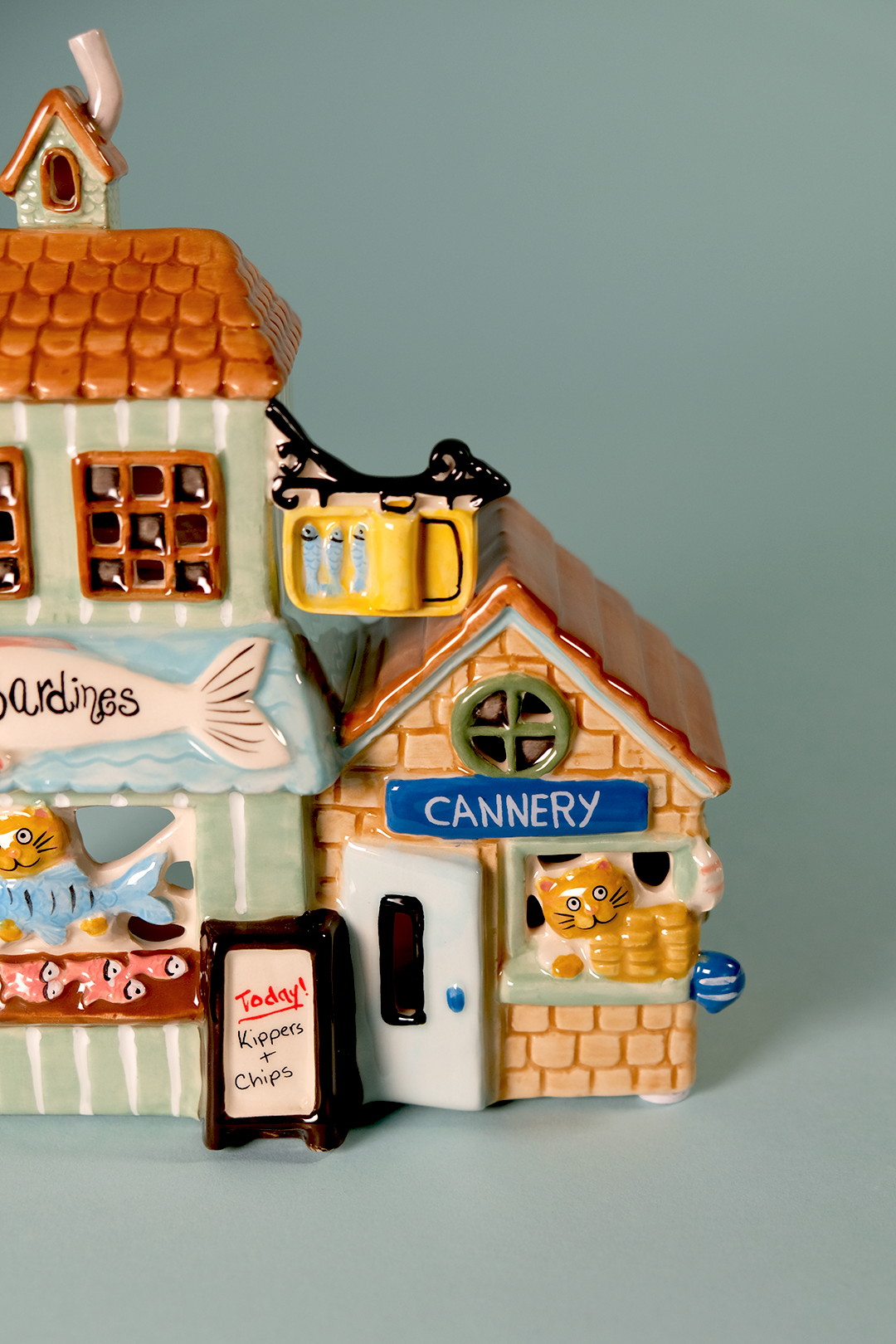 Sardine Shop Candle House