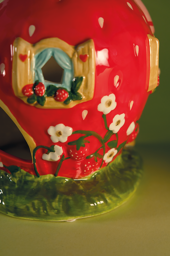 Strawberry Shortcake's Berry Sweet Cottage