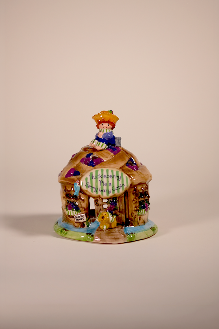 Huckleberry Pie's Berry Lazy Cabin Candle House