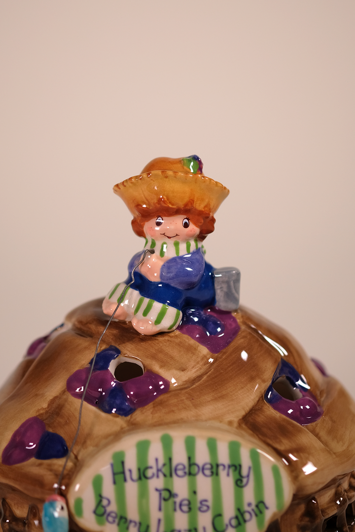 Huckleberry Pie's Berry Lazy Cabin Candle House