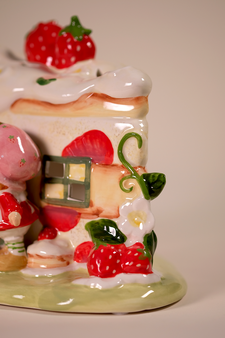 Strawberry Shortcake Cake Inn Candle House