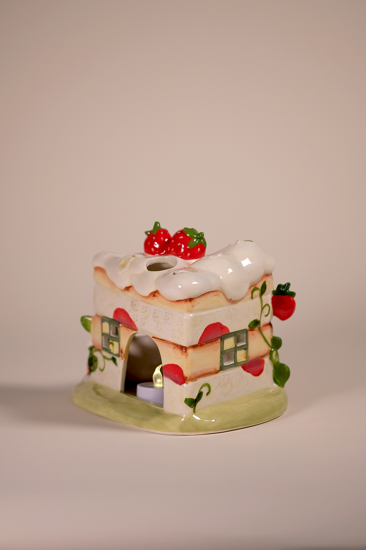 Strawberry Shortcake Cake Inn Candle House