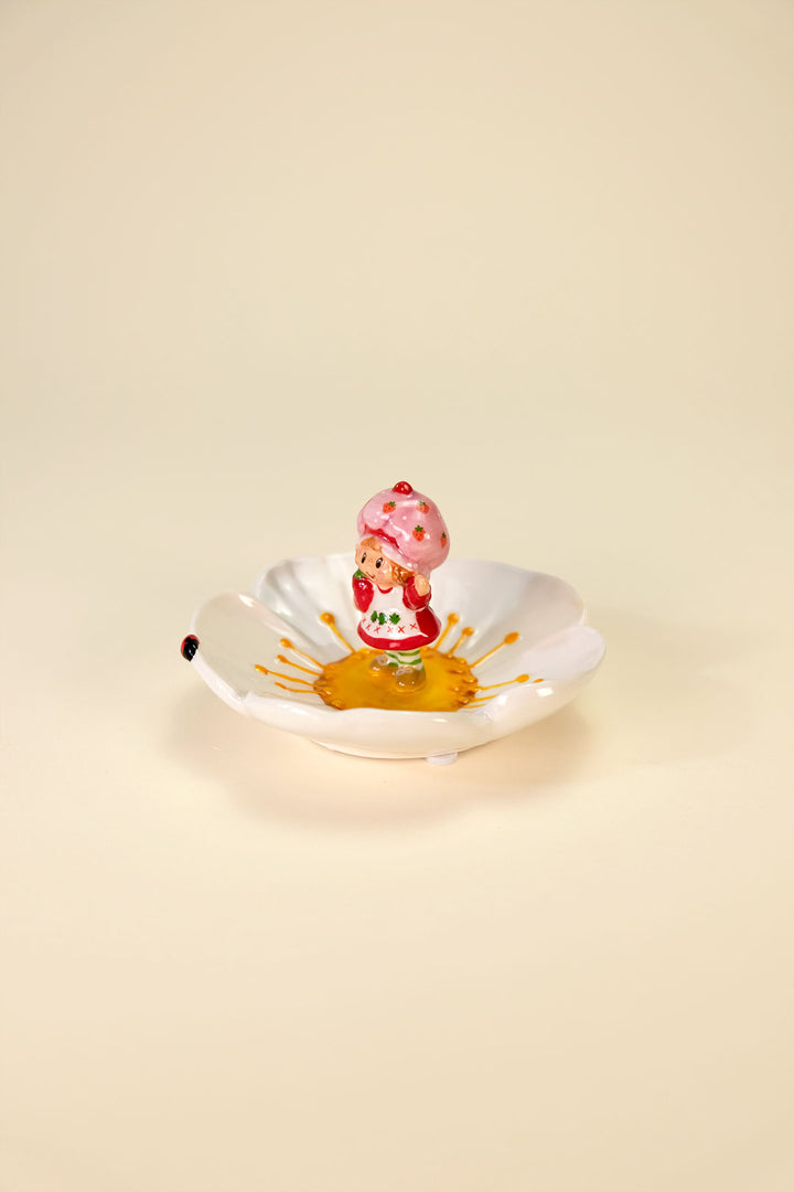 Strawberry Shortcake Flower Ring Holder