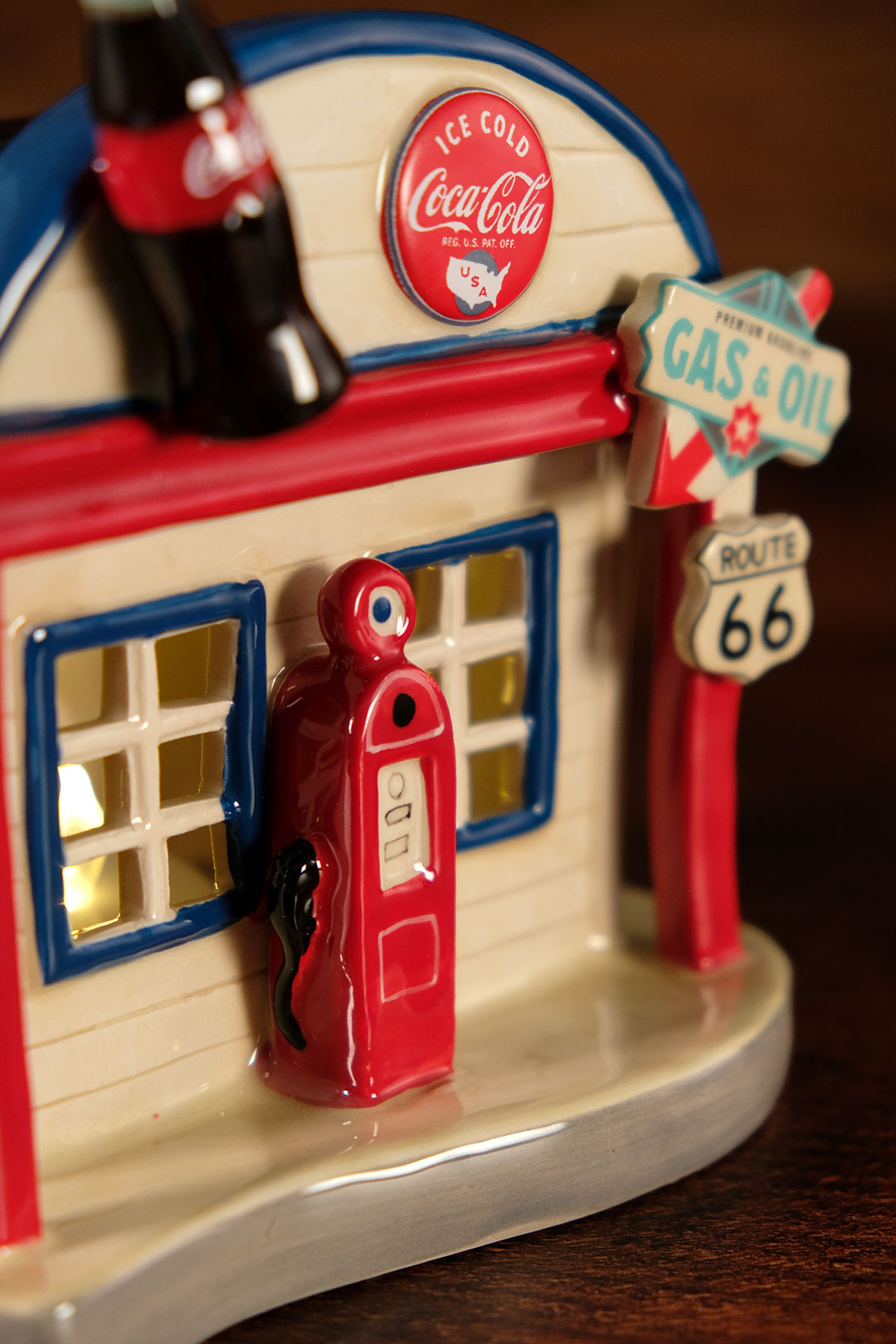 Coca-Cola Pit Stop Candle House