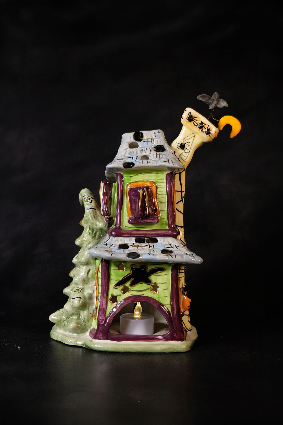 Howlin' Mansion Candle House