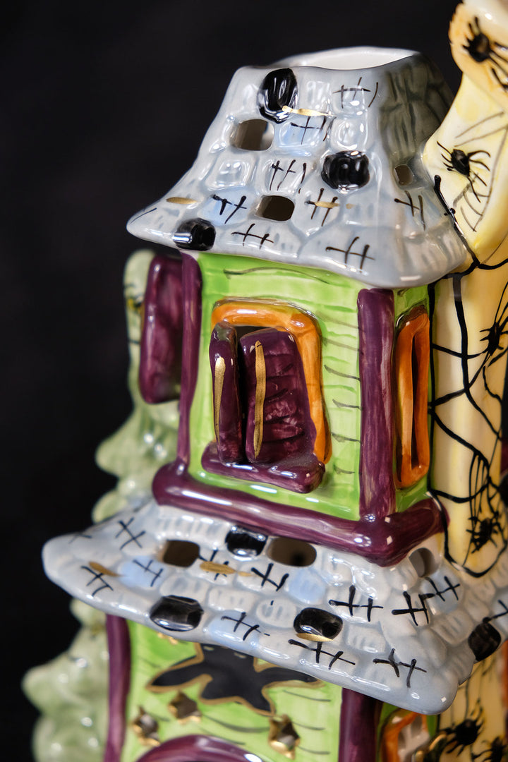 Howlin' Mansion Candle House