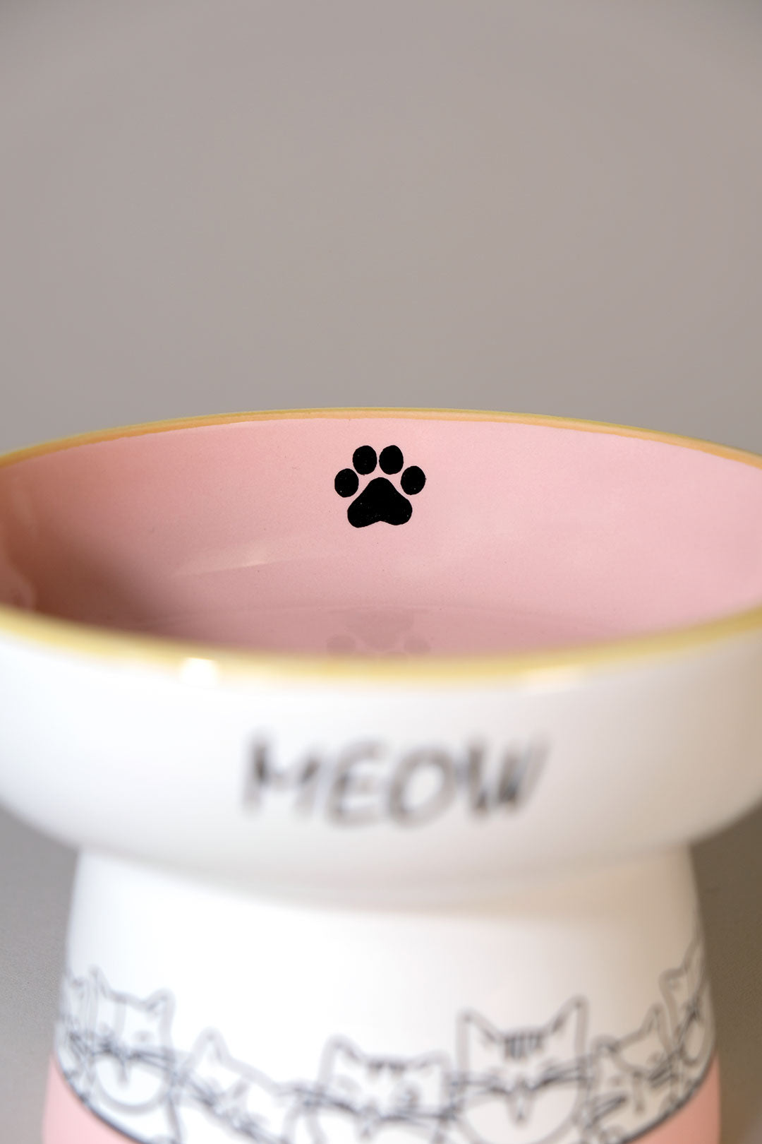 Cozy Cat Pals 6" Pedestal Cat Bowl