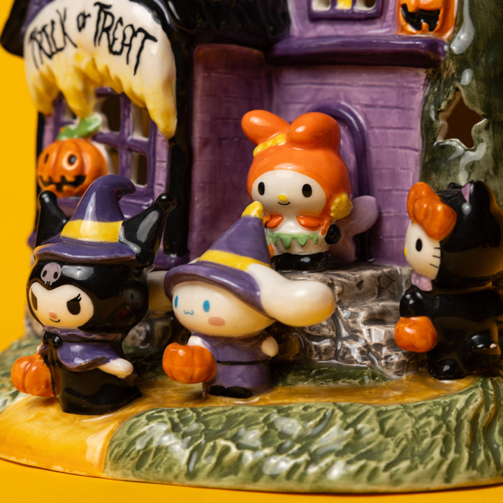 Clayworks Hello Kitty and Friends Trick or Treat Candle House