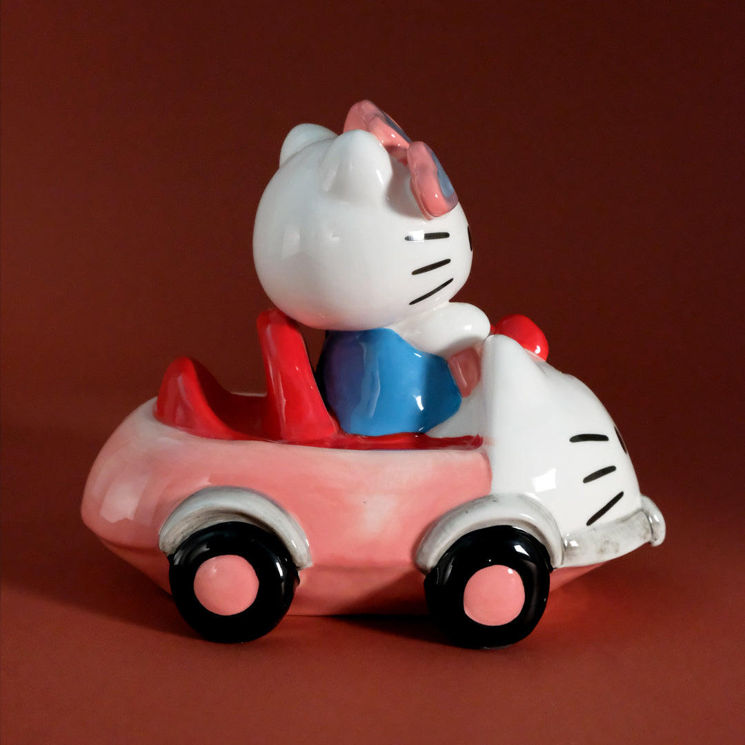 Hello Kitty Love Bug bank