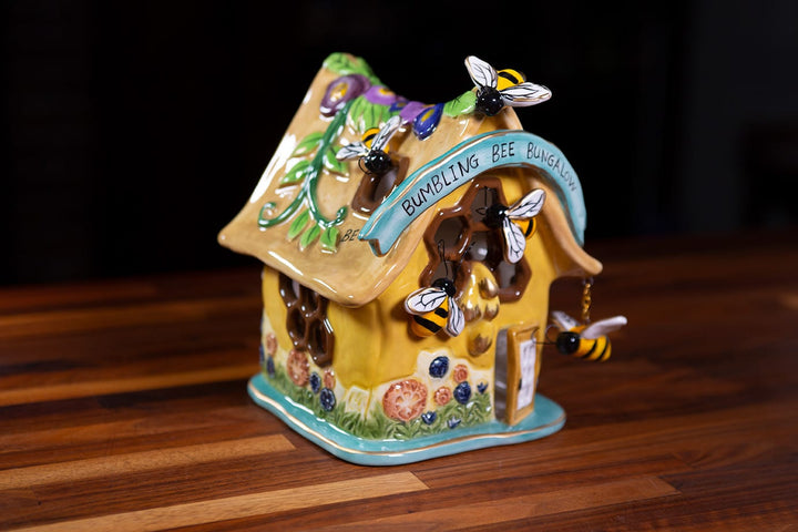 BUMBLING BEE BUNGALOW CANDLE HOUSE